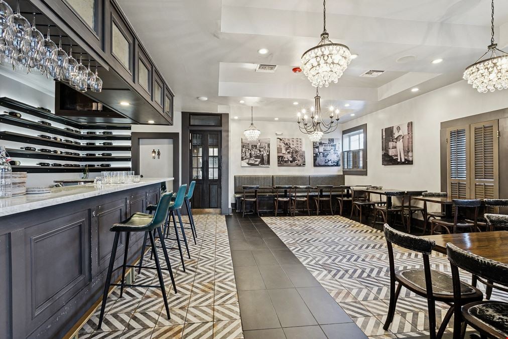 Retail/Restaurant Opportunity on Magazine Street