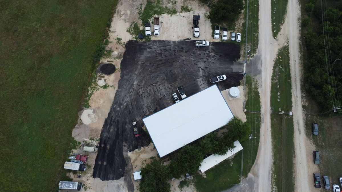 8470 North IH 35 Service Road