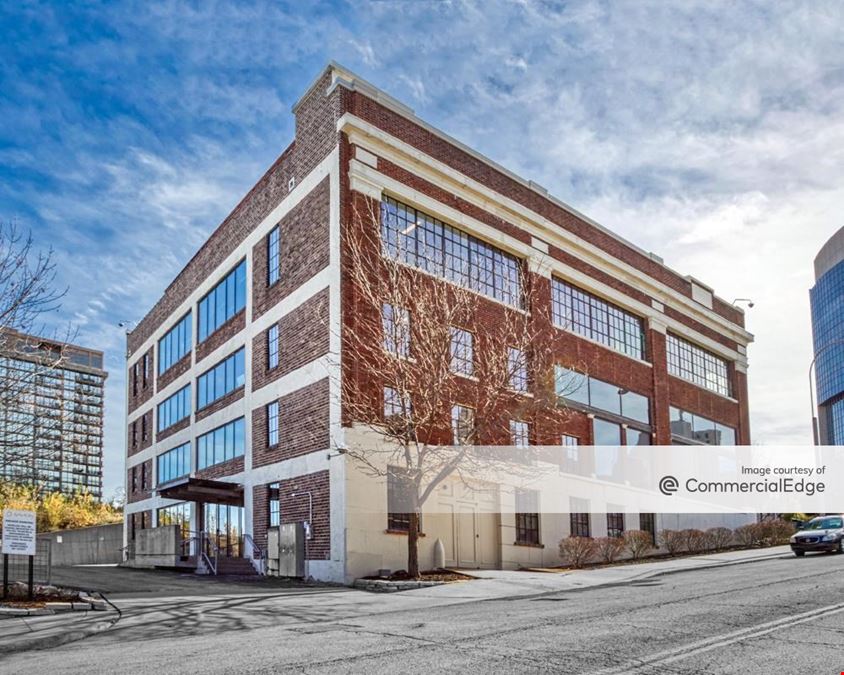 422 Admiral Boulevard