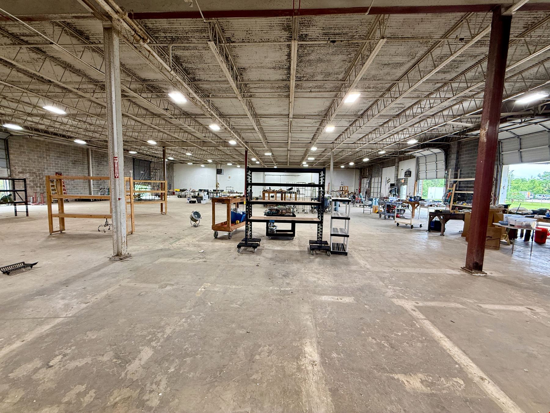 Dock High Warehouse Space