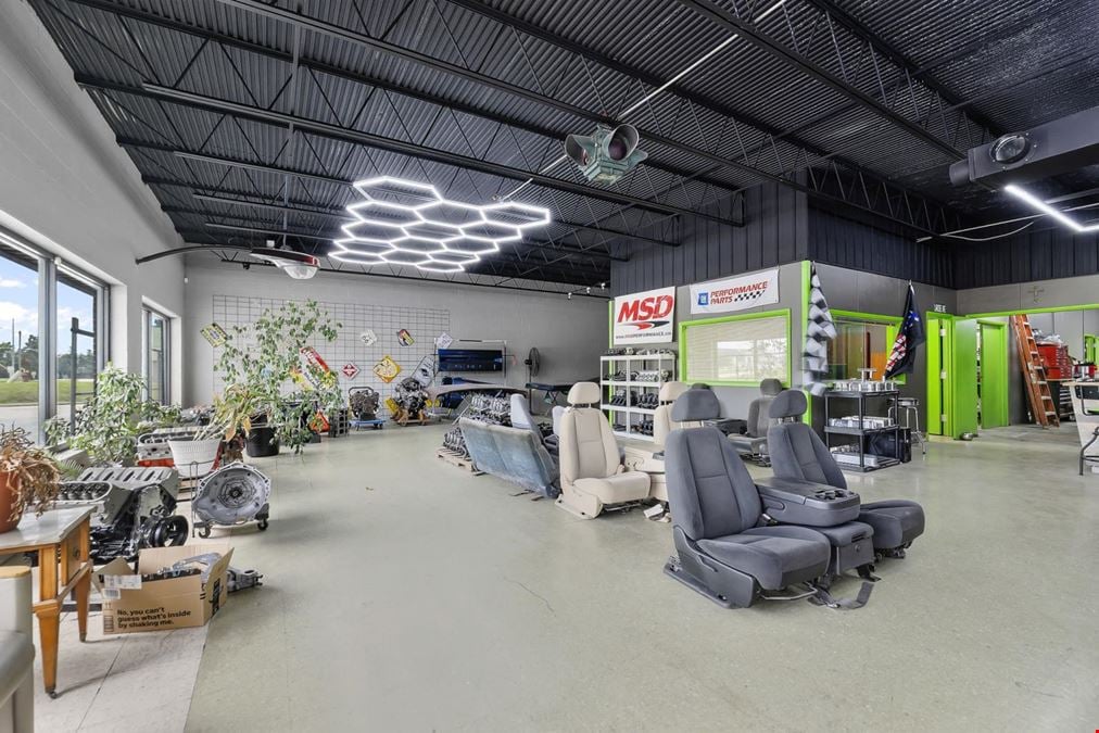 1004 N Main St