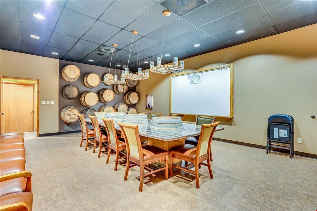 722 E 4th Ave, Hutchinson