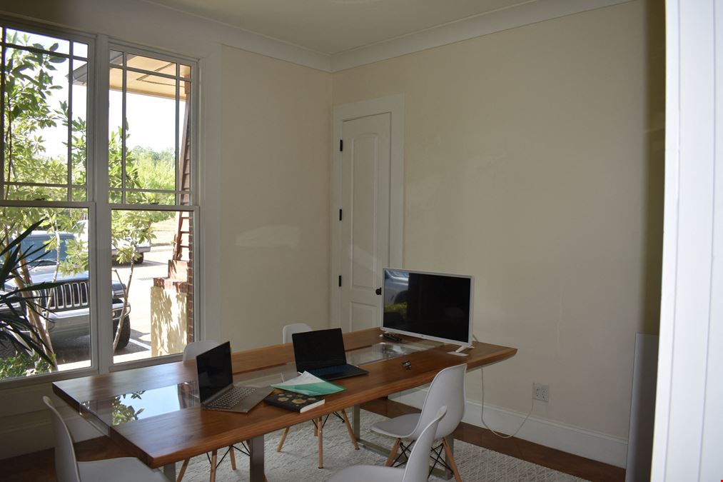 Upscale Ridgeland Office Suite