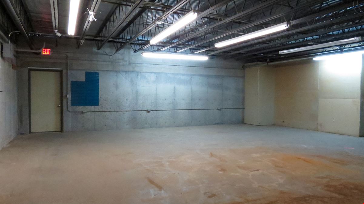 Commercial Bays for Lease