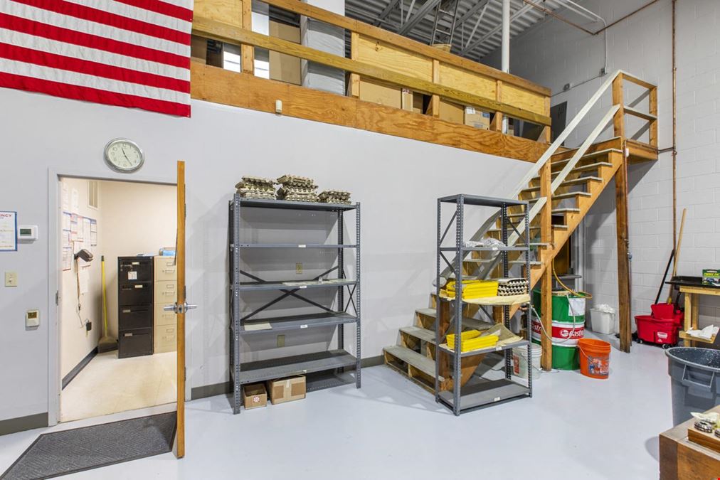 Industrial flex Unit for Lease in Newburyport Seacoast Business Park
