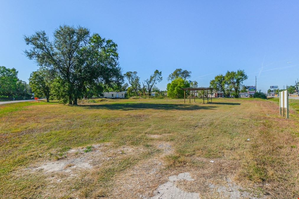 FOR SALE – ±1.1 AC DEVELOPMENT SITE | VETERANS MEMORIAL & MILROY LN
