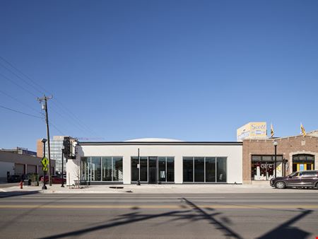 Preview of Retail space for Rent at 801 N Broadway Avenue