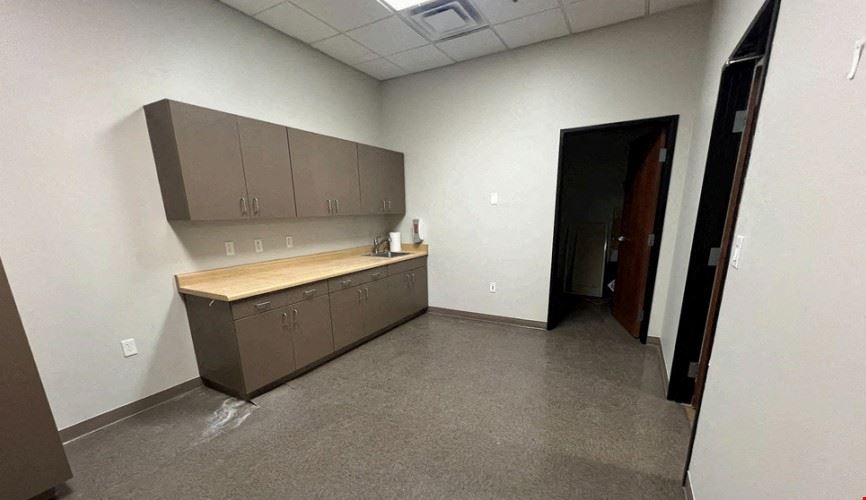 Palm Valley Marketplace SUBLEASE: Suite A08