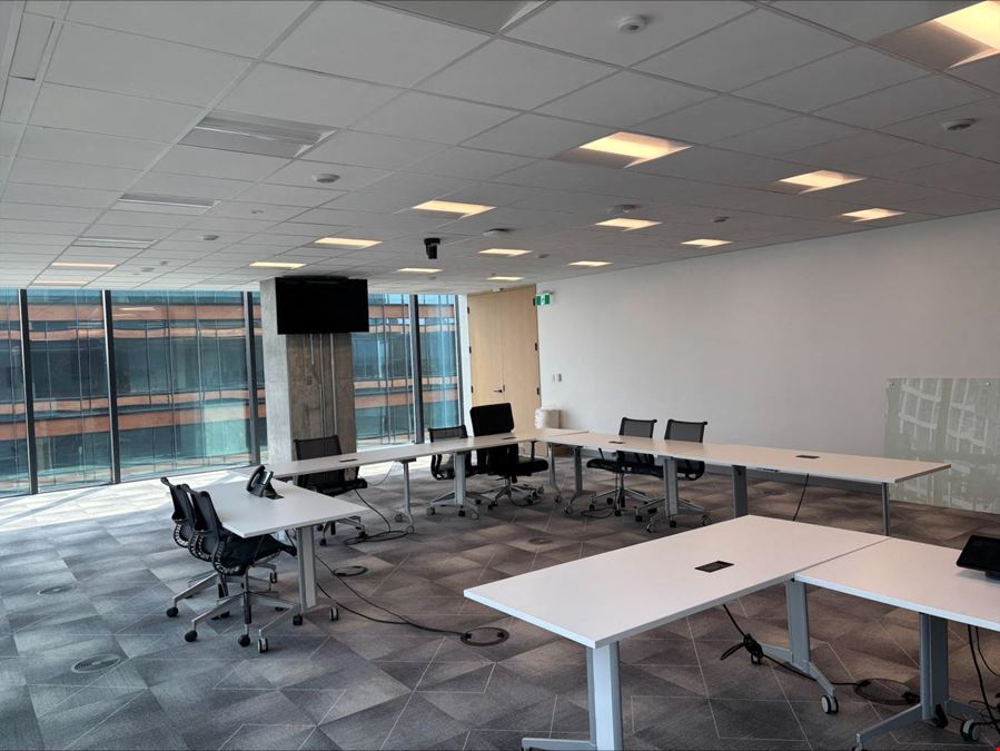 125 Queens Quay East