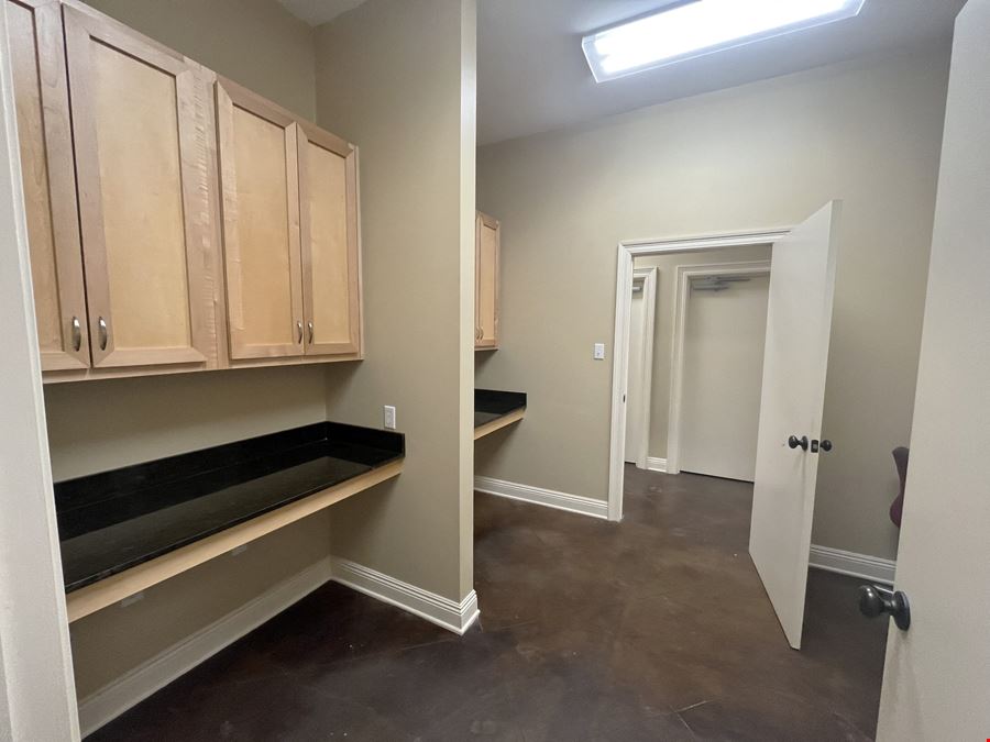 Move-In Ready Office Building | 5,600 SF