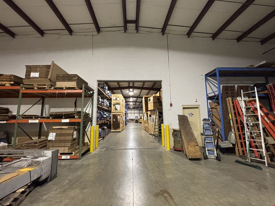 1040-1050 Industrial Parkway 