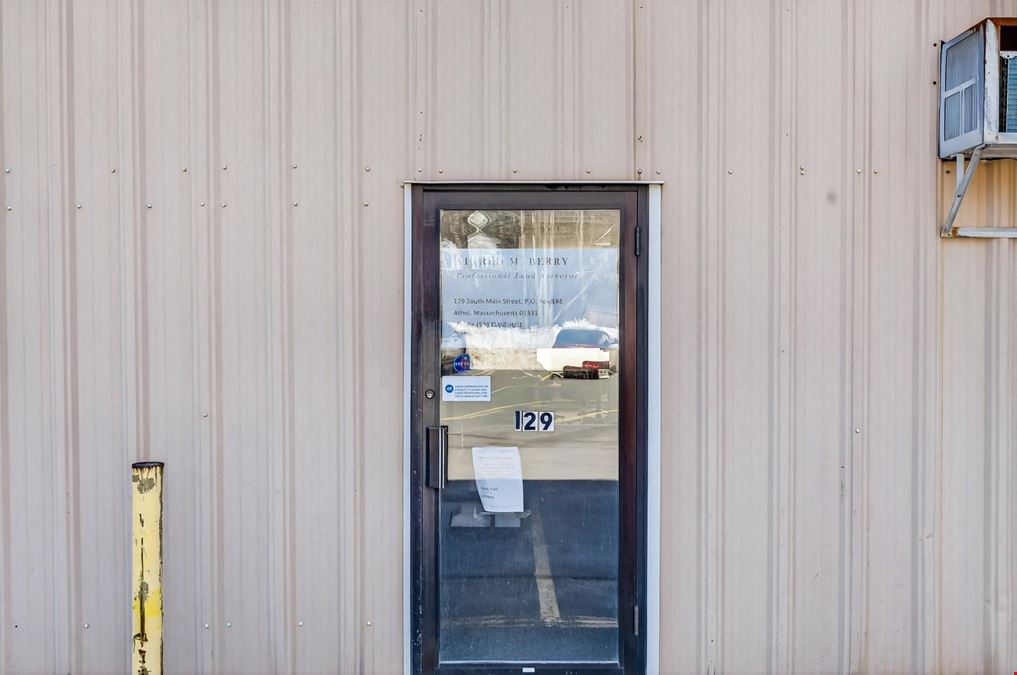 123 S Main St, Athol