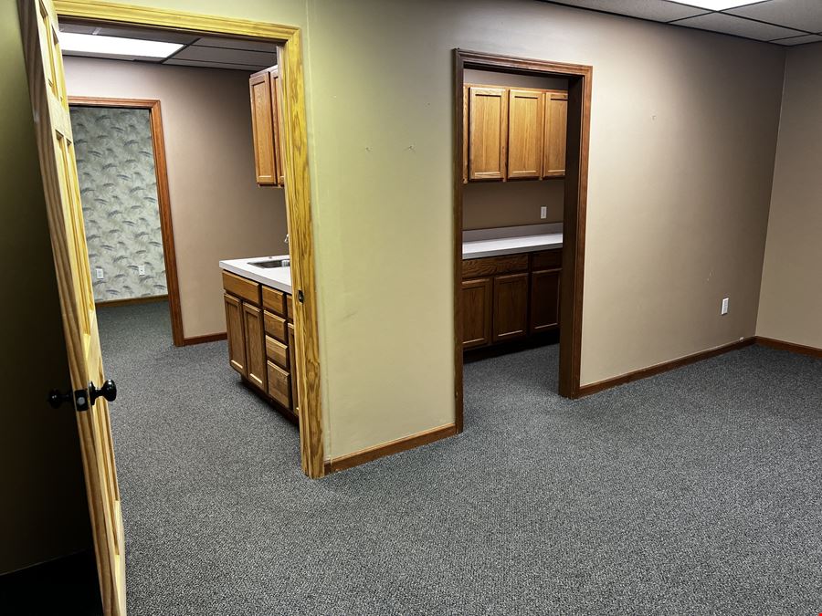 Maple Professional Plaza Office Suite