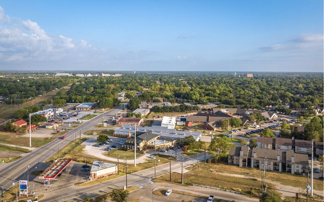 2201 Thompson Rd - Thompson Plaza