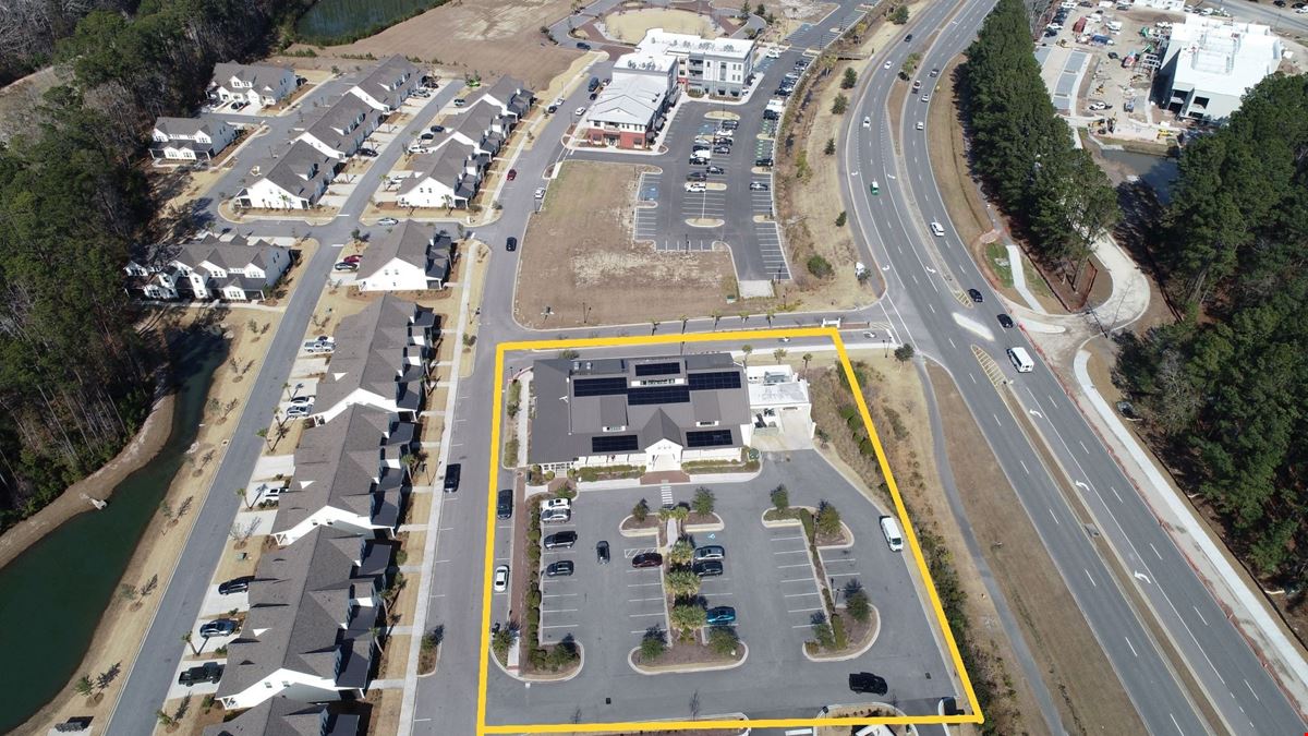 High Profile Building Designed For Restaurant, Office, or Retail Uses