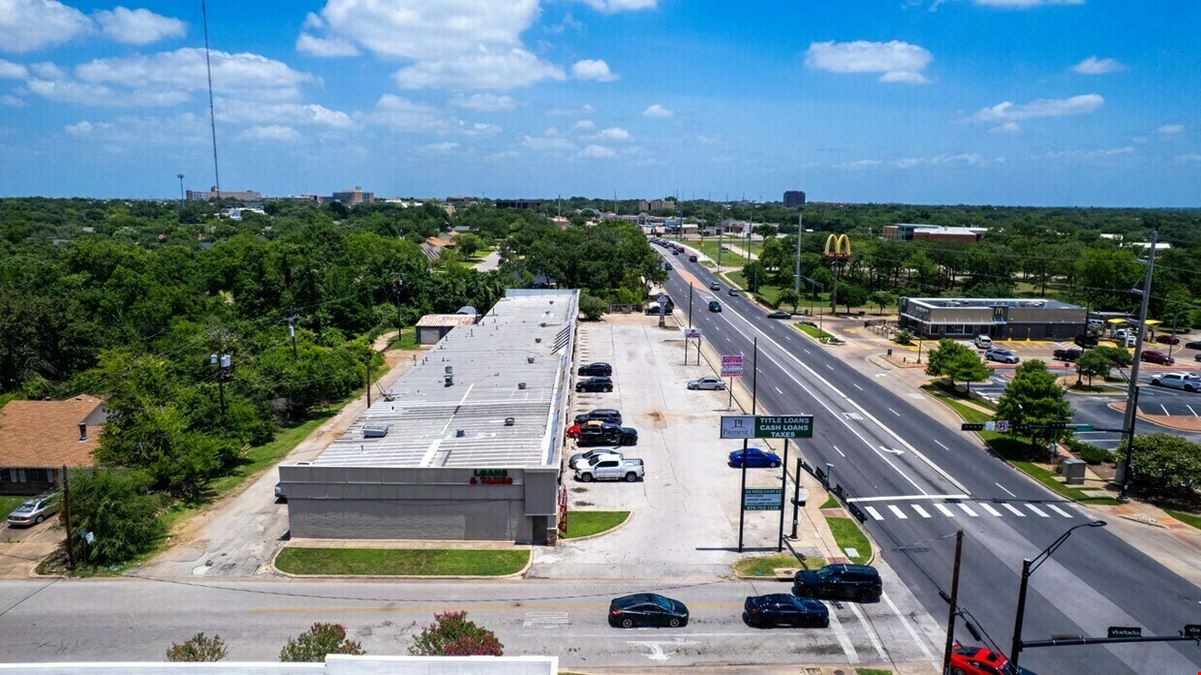 Villa Maria Shopping Center