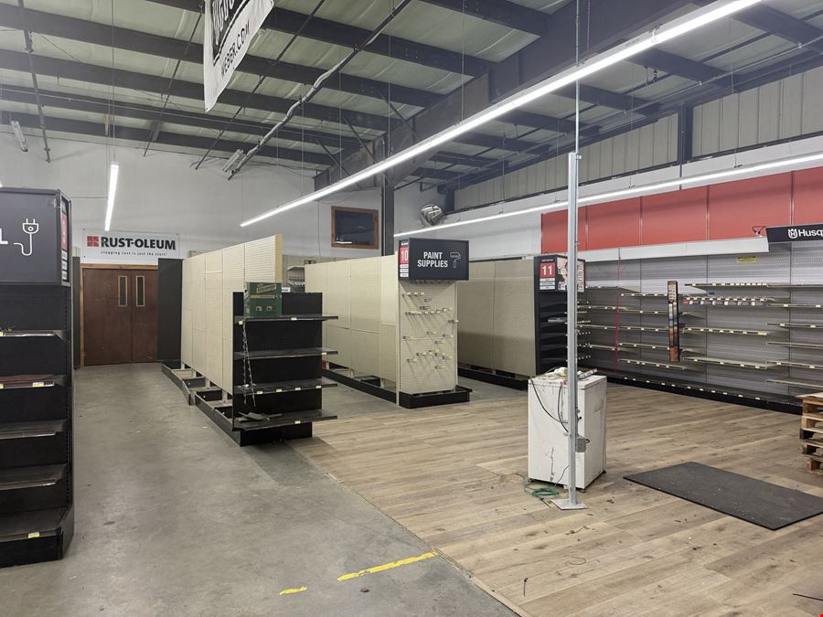 High-Visibility Retail/Flex Space