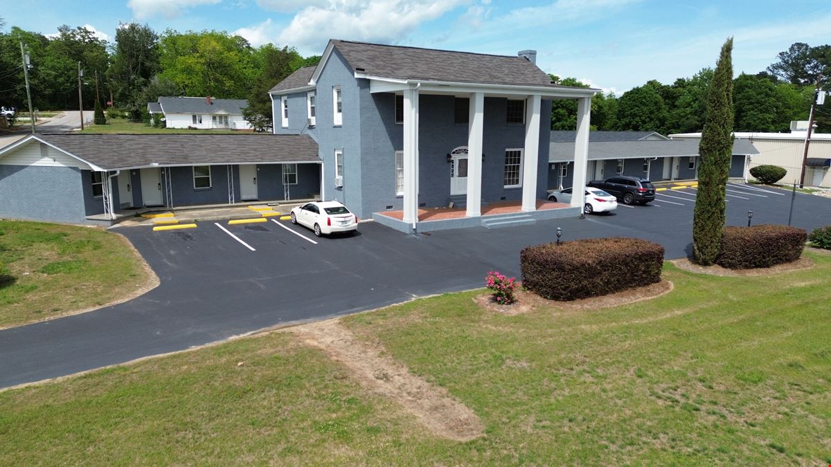 901 E Main St.