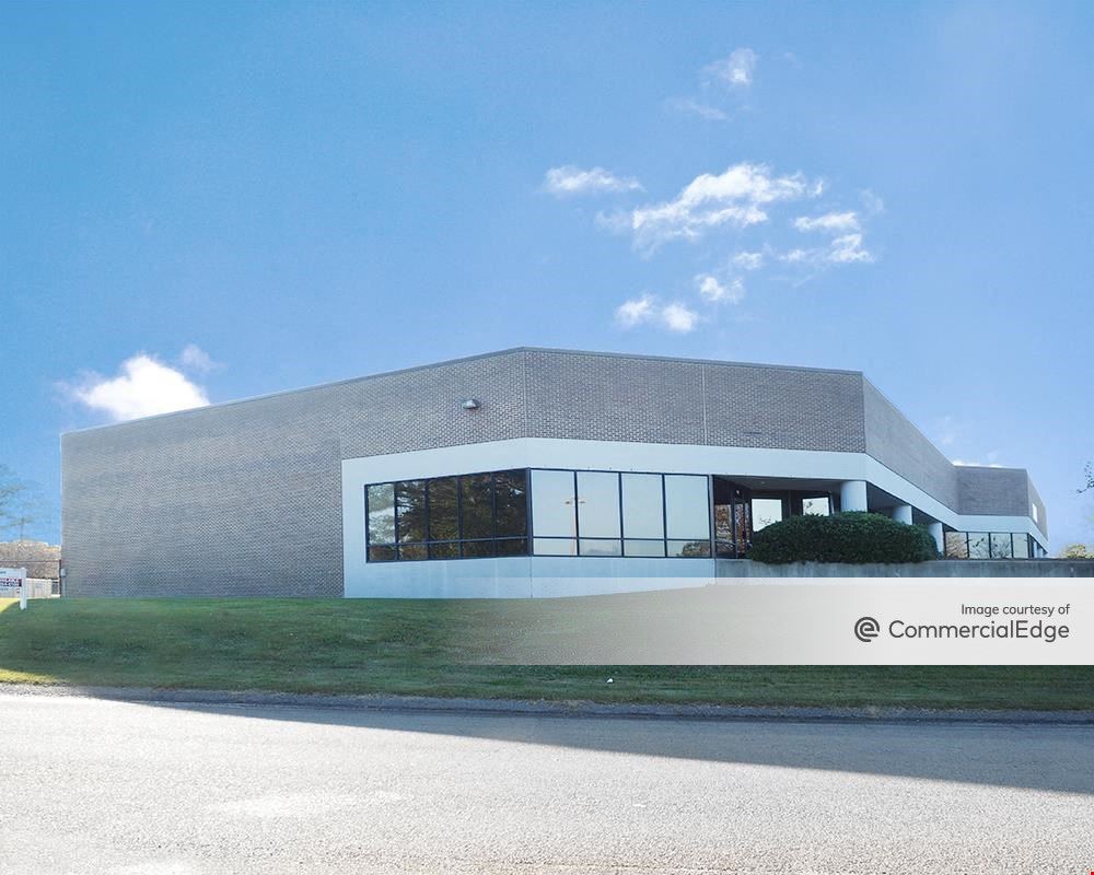 Northeast Commerce Center - 6904 North Main Street & 100 Northeast Drive