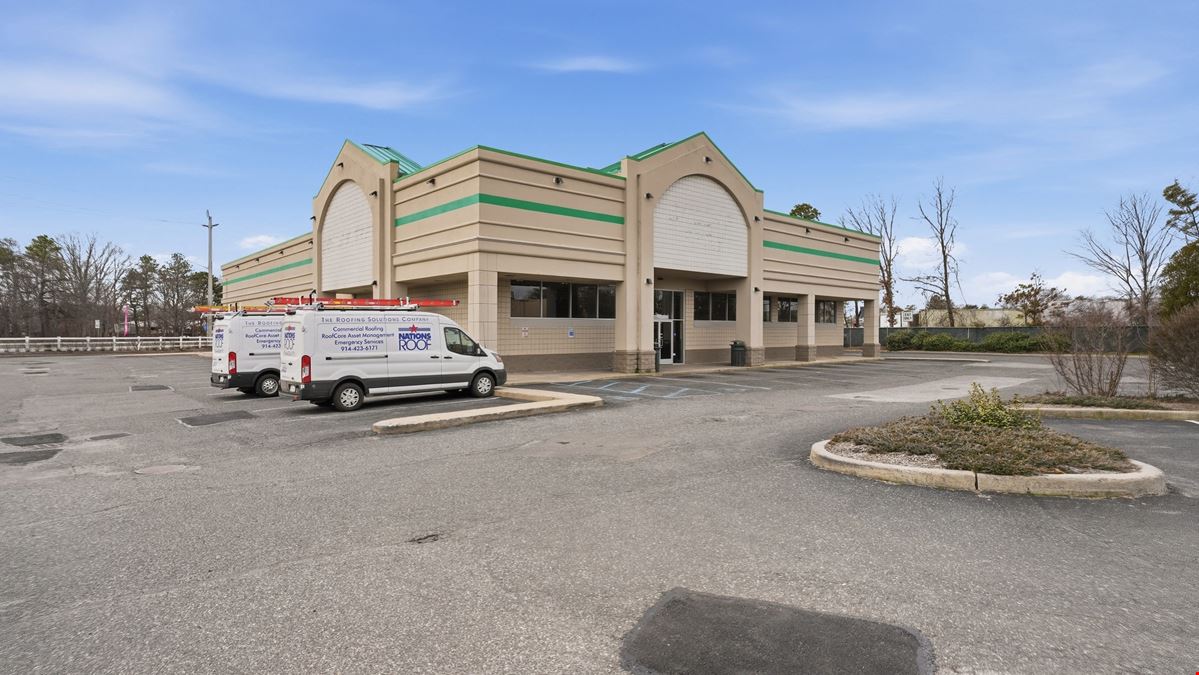 Vacant Dollar Tree