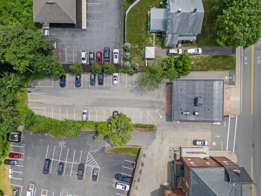 Stand-alone Retail, Office or Restaurant Space for Lease in Merrimac, MA