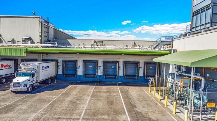 ±23,900 - 122,794 Square Feet Industrial with Yard │ Freezer/Cooler Buildings Available │ Business-Friendly Clackamas County