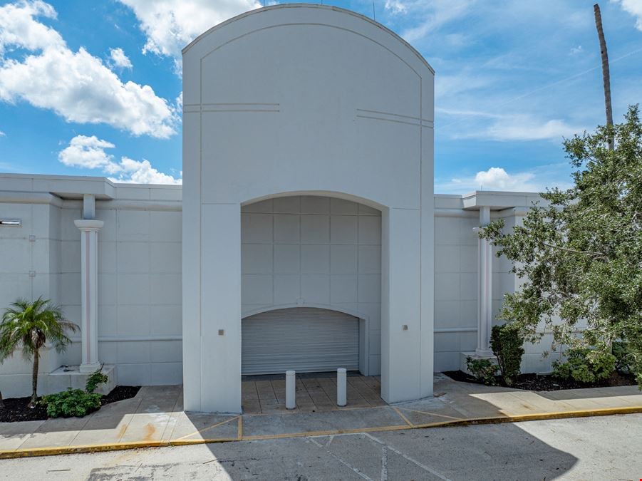 Big Box Retail Space at Lakeland Square Mall