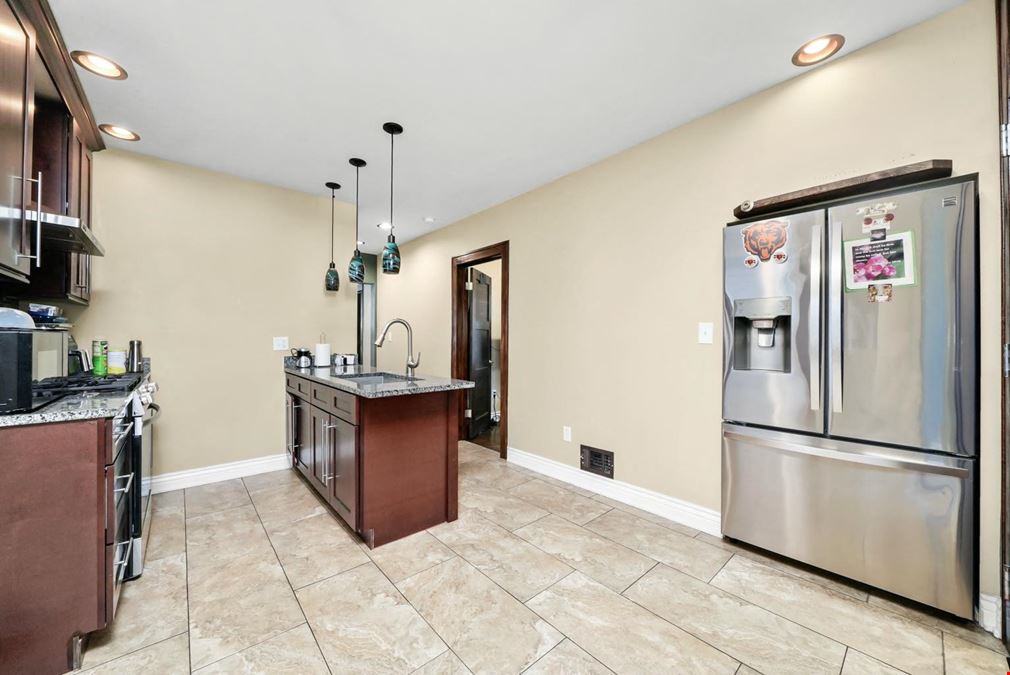 6933 S Washtenaw