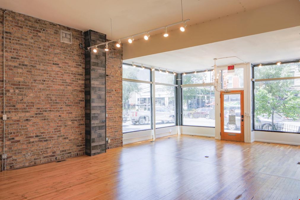 1925 W Division St