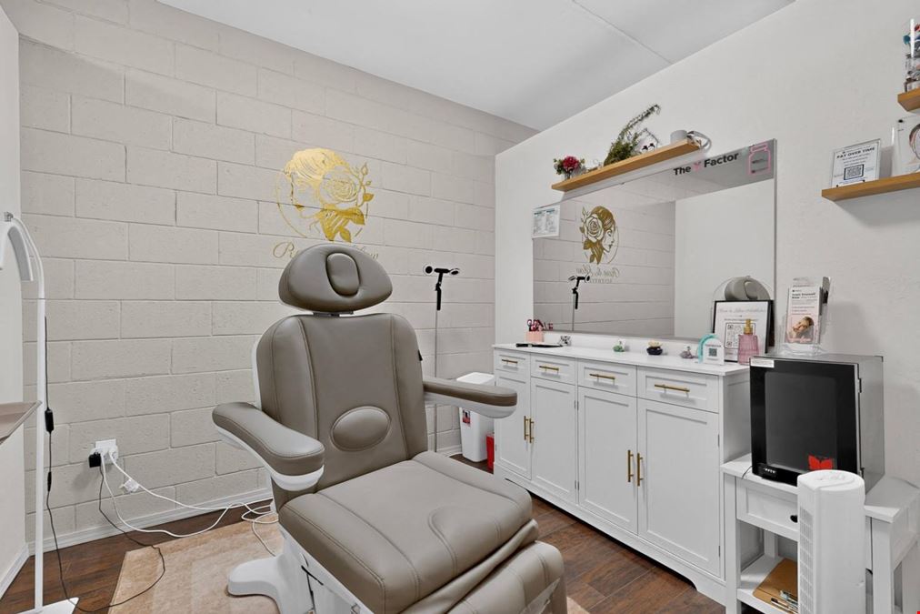 4-SUITE RETAIL/OFFICE · INVESTMENT/OWNER USER