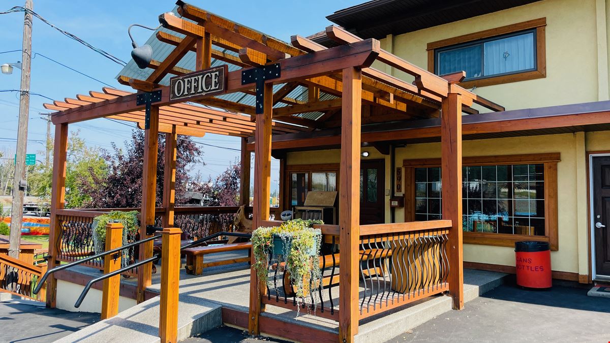 Elizabeth Lake Lodge