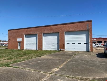 Preview of commercial space at 5819 Courtesy Lane