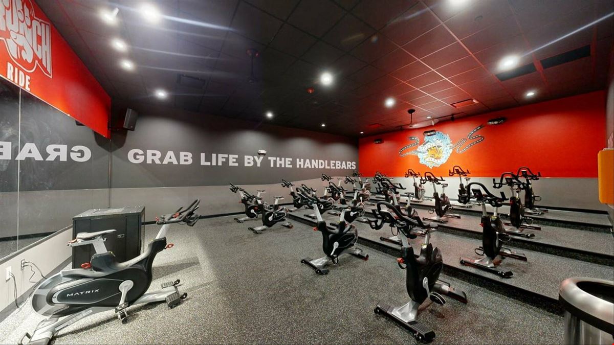 Urban Air & Crunch Fitness Building