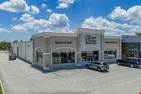 Retail Showroom & Warehouse - 11,000+ SF in South Lakeland