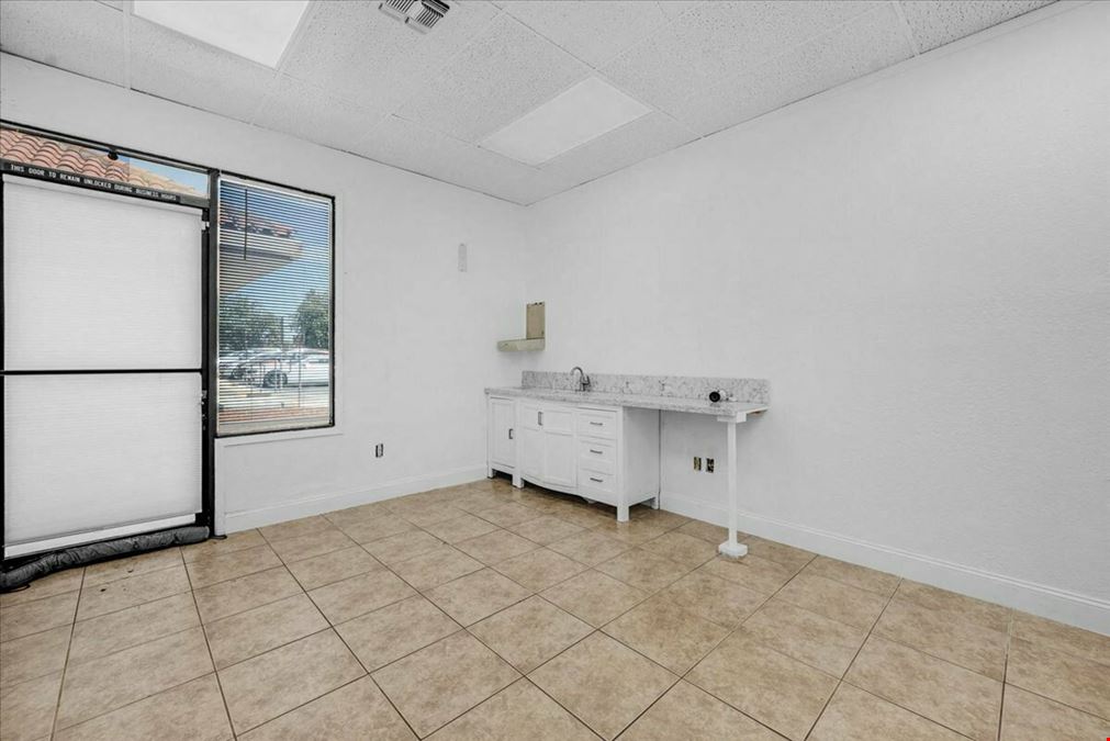 Medical/General Office Space Located off Shaw Avenue in Clovis, CA