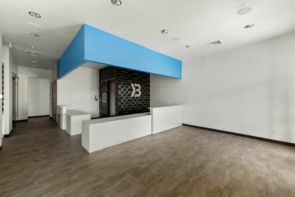 760 W Pioneer Blvd