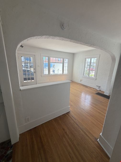 341 Redondo Ave