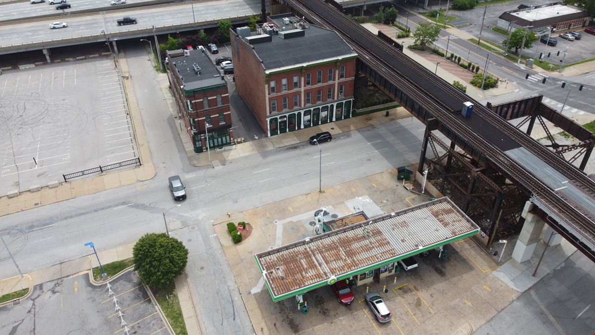 900 Block of S 4th St.