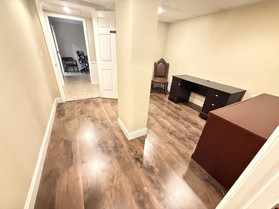  Updated Office Suites + Optional Live/Work Apartment | 4,532 SF | Downtown New Port Richey
