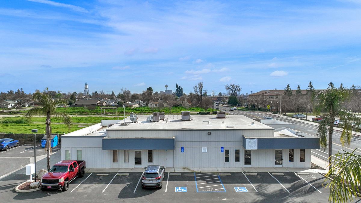 Fully Remodeled 1st Class Office Spaces in Central Tulare