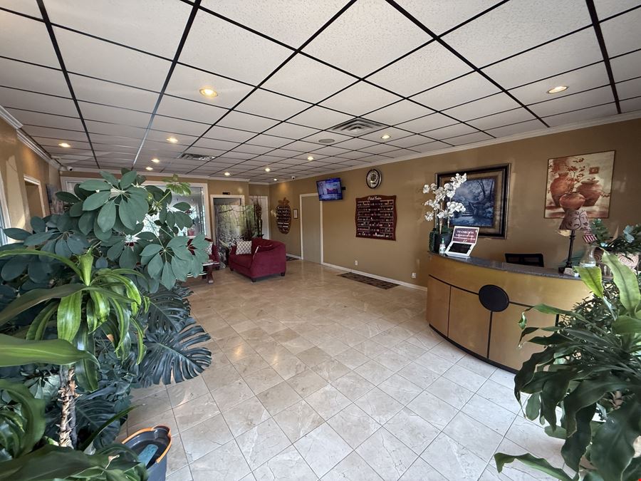 1816 E SE Loop 323