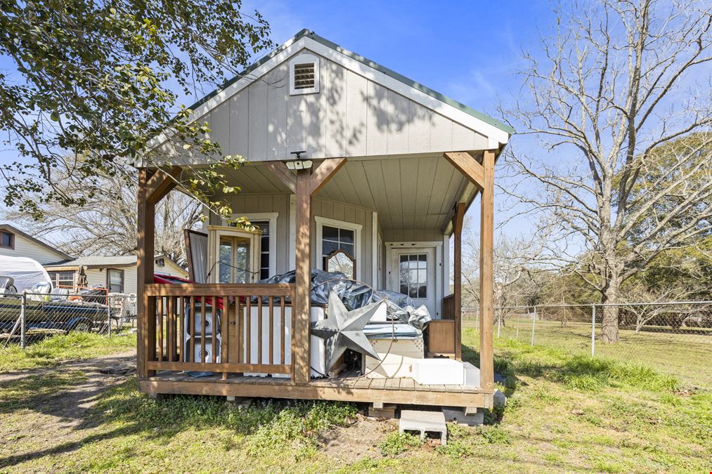 Owner-User or Investment Opportunity Along Hwy 150