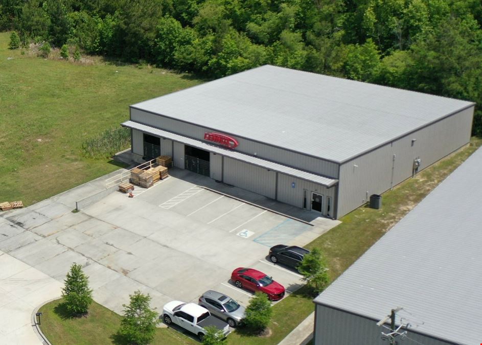 ±8,280 SF Warehouse Building with Showroom | Lease