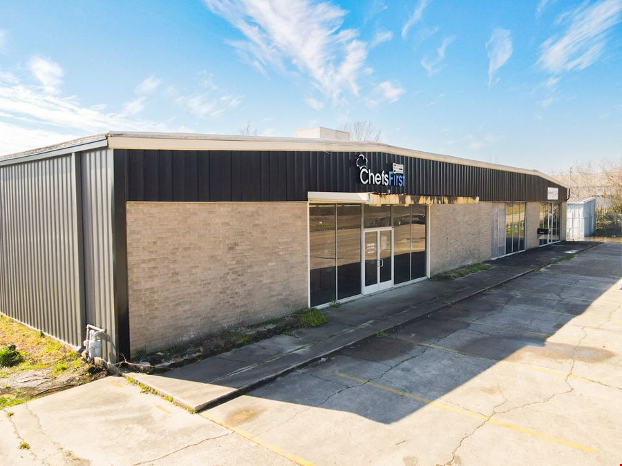 S Choctaw Industrial Warehouse with Office / Showroom