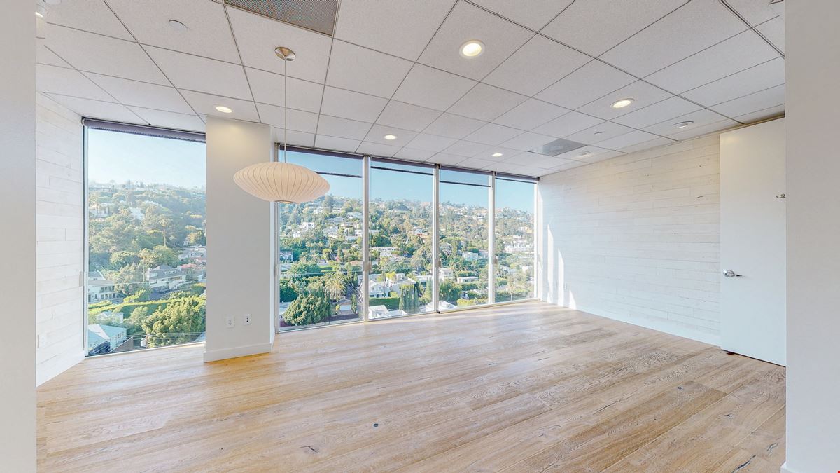 9000 W Sunset Blvd