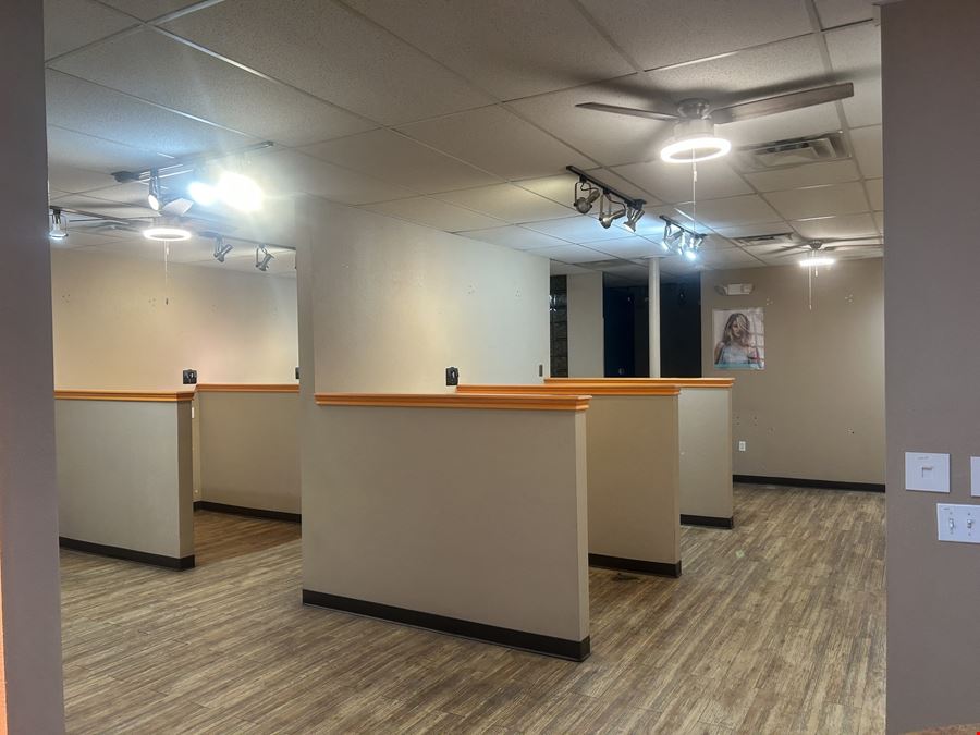 Roman Oaks Shopping Center - Suite B