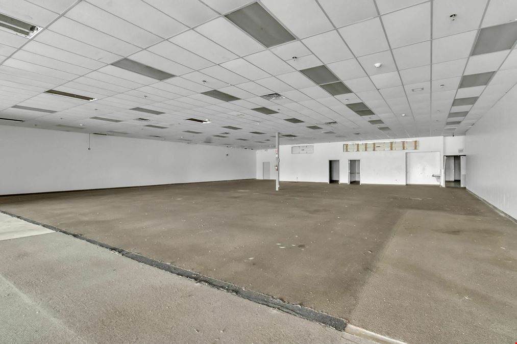 Niagara Ontario Plaza