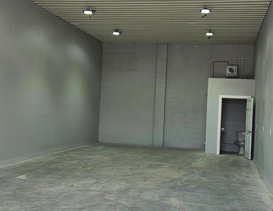 Flex Space with Outdoor Storage Available For Lease