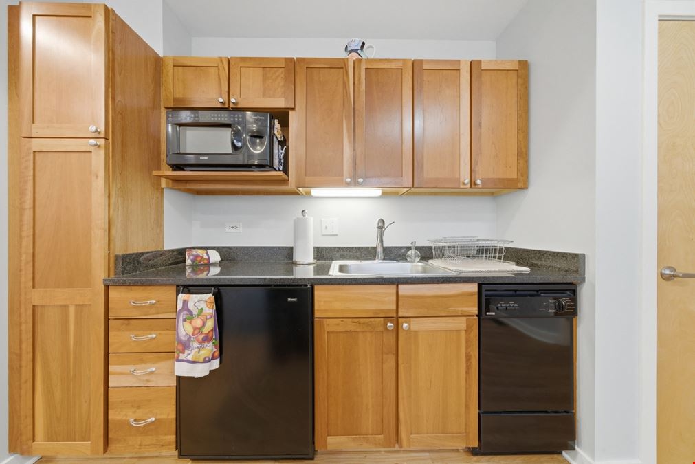 1733 W. Lawrence Ave | Unit CU2