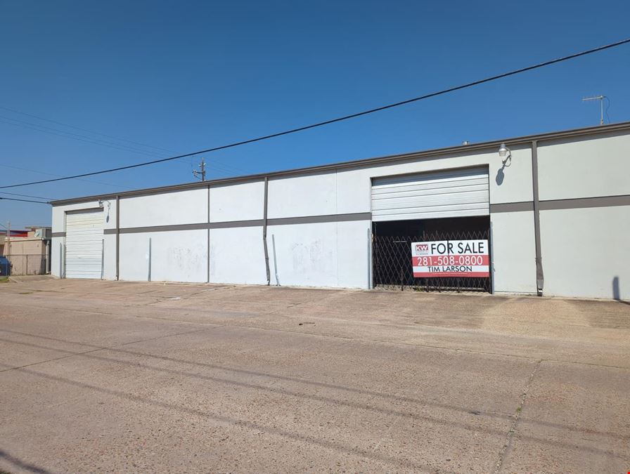South Houston Warehouses: 10,410 sq ft / 28,400 sq ft Lot